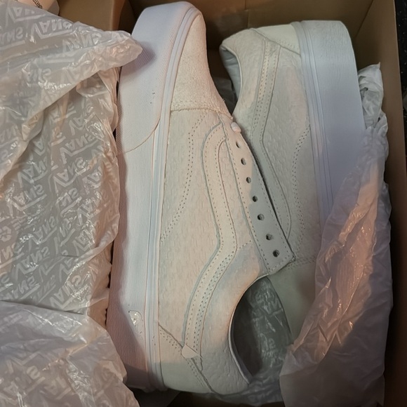 NIB Vans Platform Old Skool Suede in cream size: 9 - Picture 7 of 7